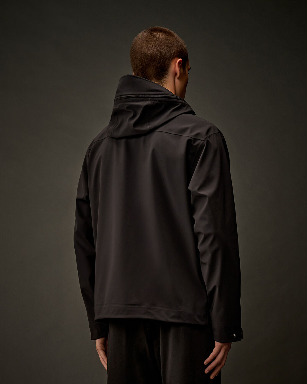 C.P. COMPANY - Veste noire Metroshell Metropolis series