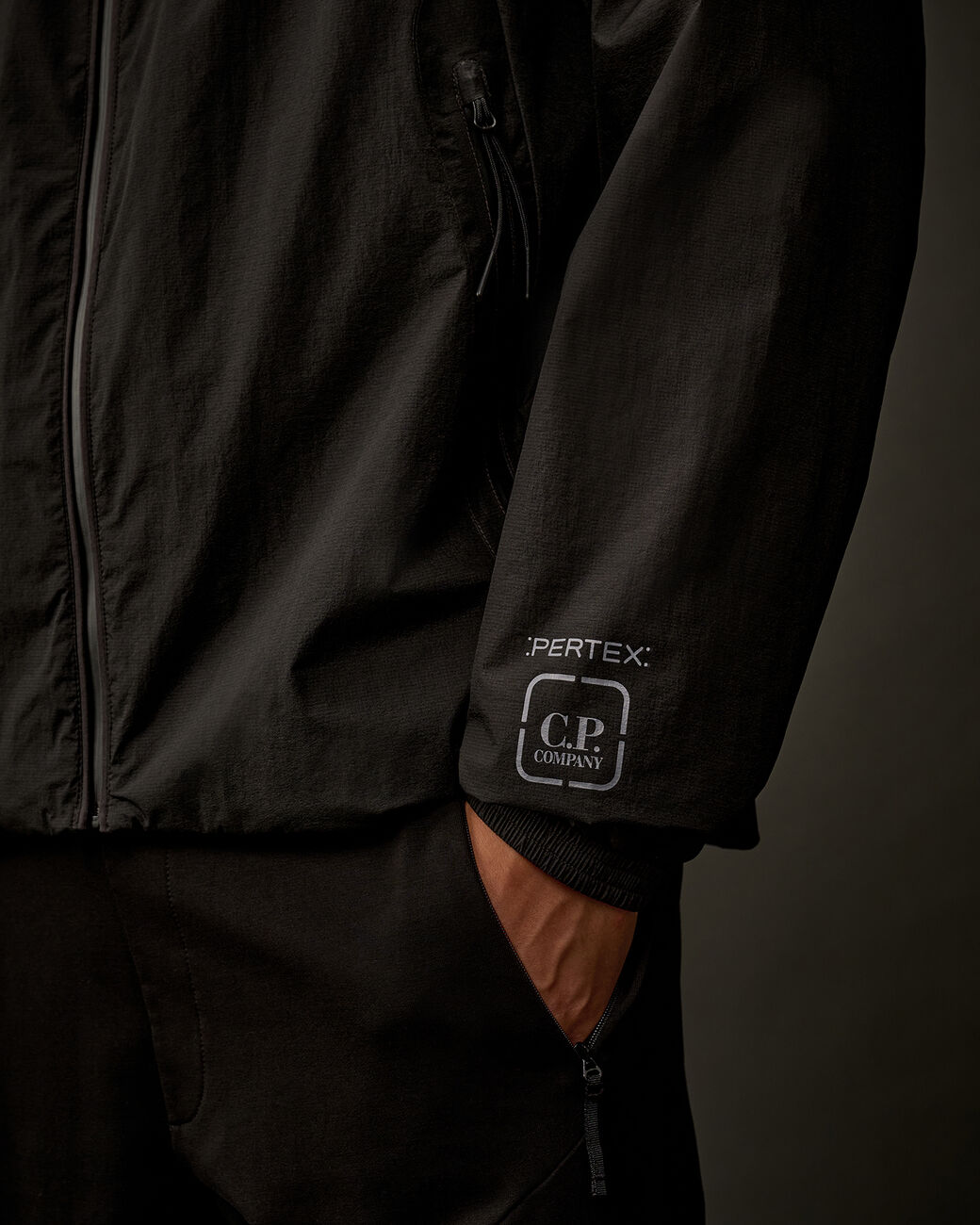 C.P. COMPANY - Veste légère Pertex NOIRE Metropolis series