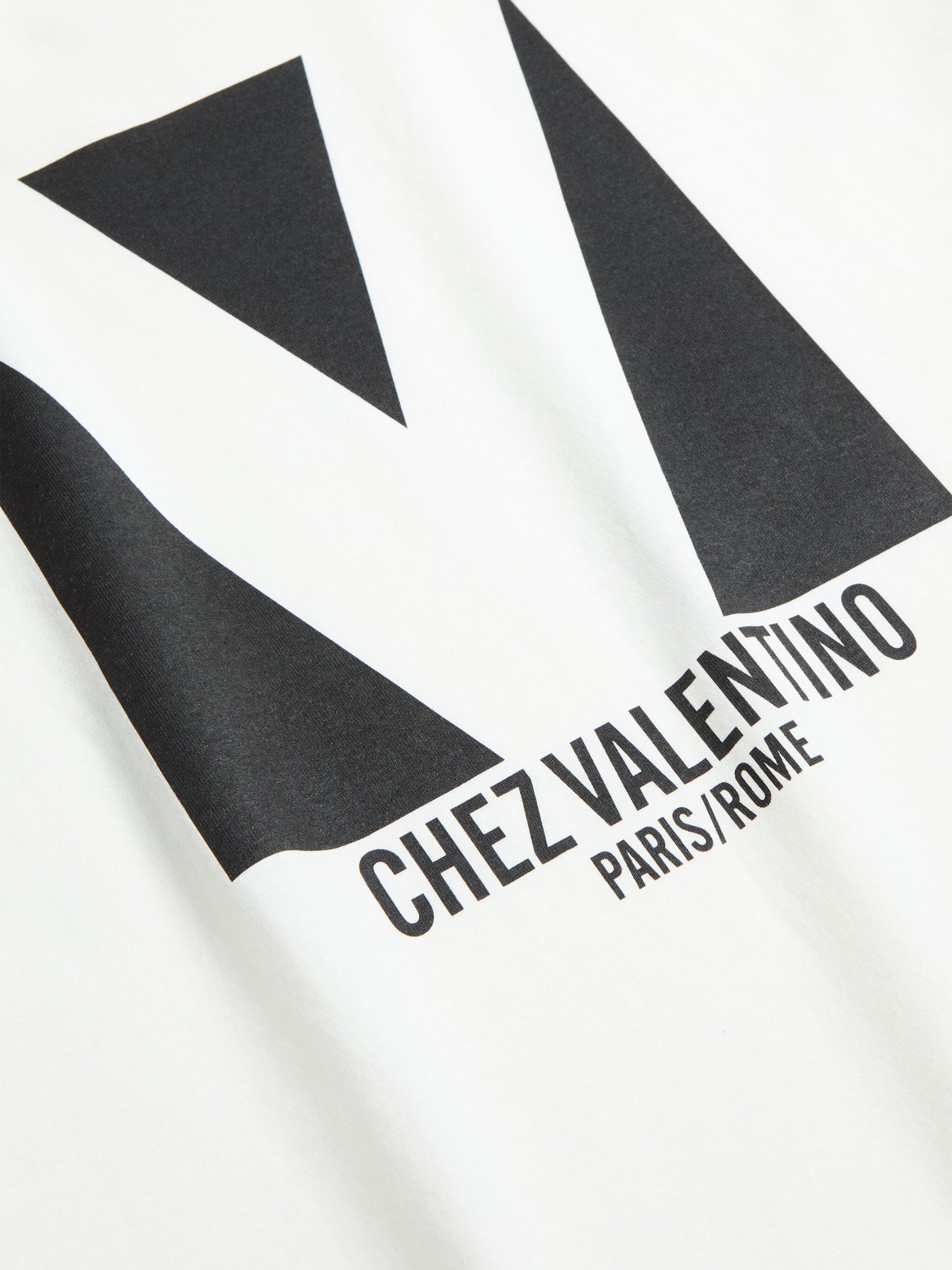 VALENTINO - T-SHIRT EN JERSEY DE COTON À IMPRIMÉ CHEZ VALENTINO