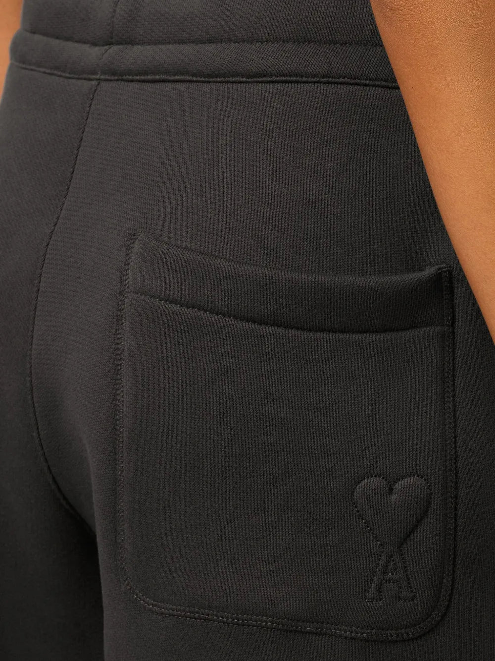 AMI PARIS - pantalon en polaire à motif cœur embossé