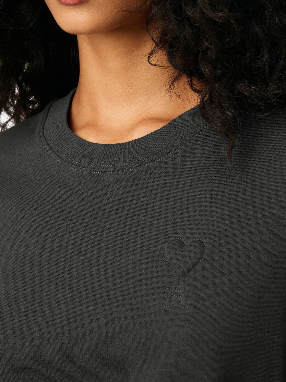 AMI PARIS - t-shirt en coton à motif cœur embossé