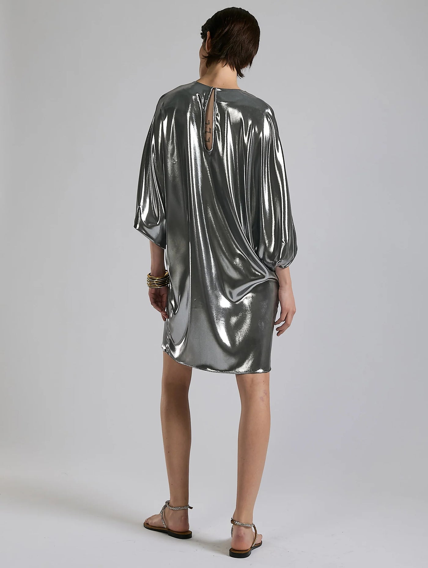 BARBARA BUI - Robe en lamé liquide argent