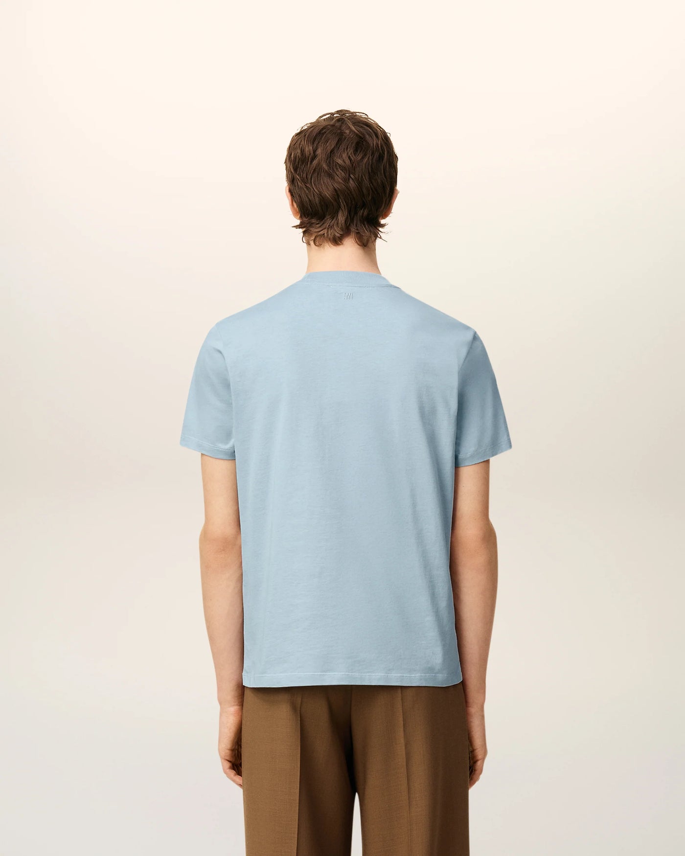 AMI PARIS - Tee-shirt bleu ciel à petit logo noir