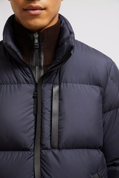 MONCLER- Doudoune courte Besbre