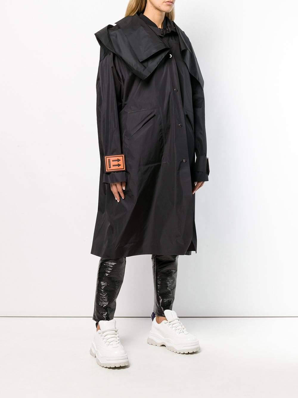 first-femme-aix-offwhite-manteau-noir